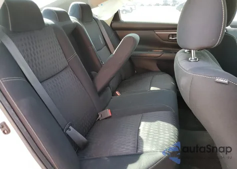 2017 Nissan Altima 2.5 z USA, uszkodzony, nr VIN 1N4AL3AP2HC246976